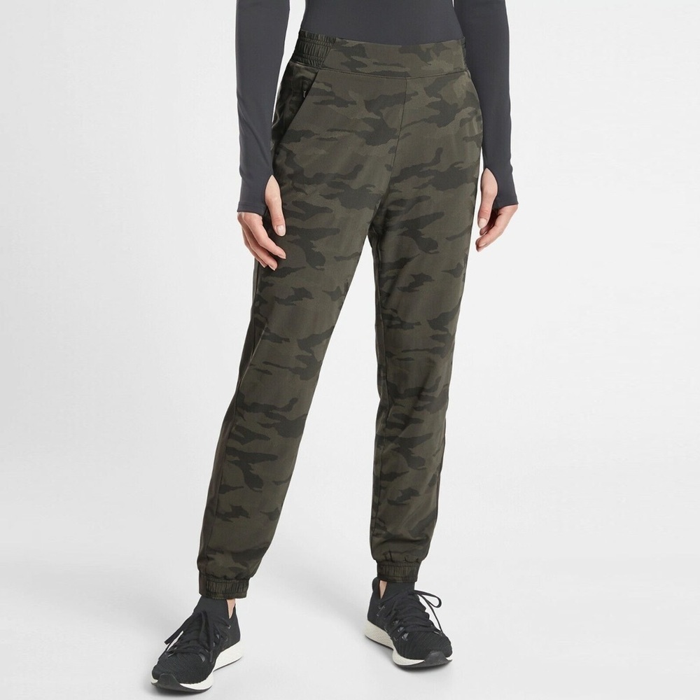 Athleta - Brooklyn Camo Lined Jogger - Olive Camo Lux